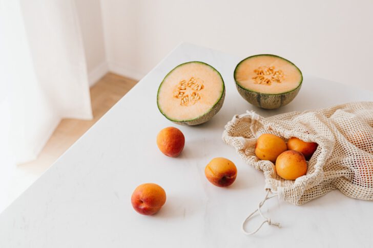 fruit in duurzaam katoenen tas