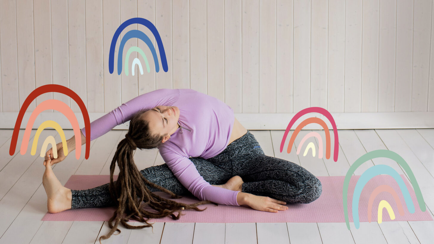 vrouw doet yoga in winter