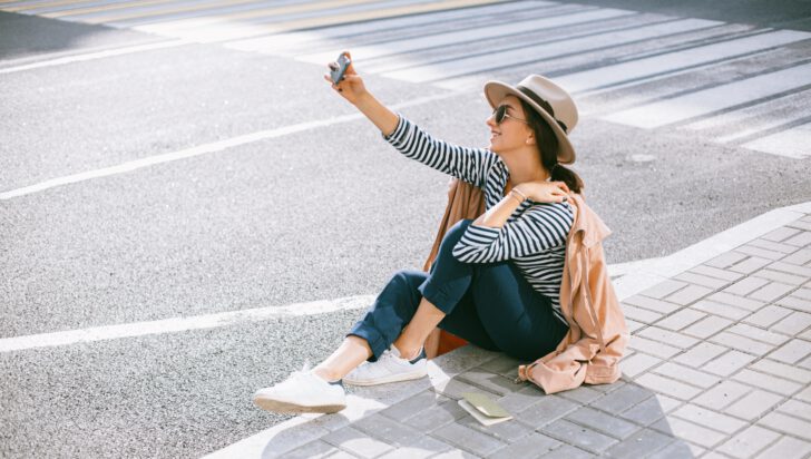 meisje maakt selfie