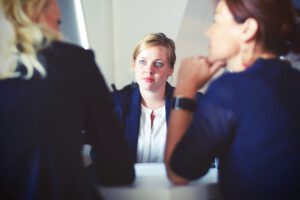 waard tijdens salarisonderhandeling