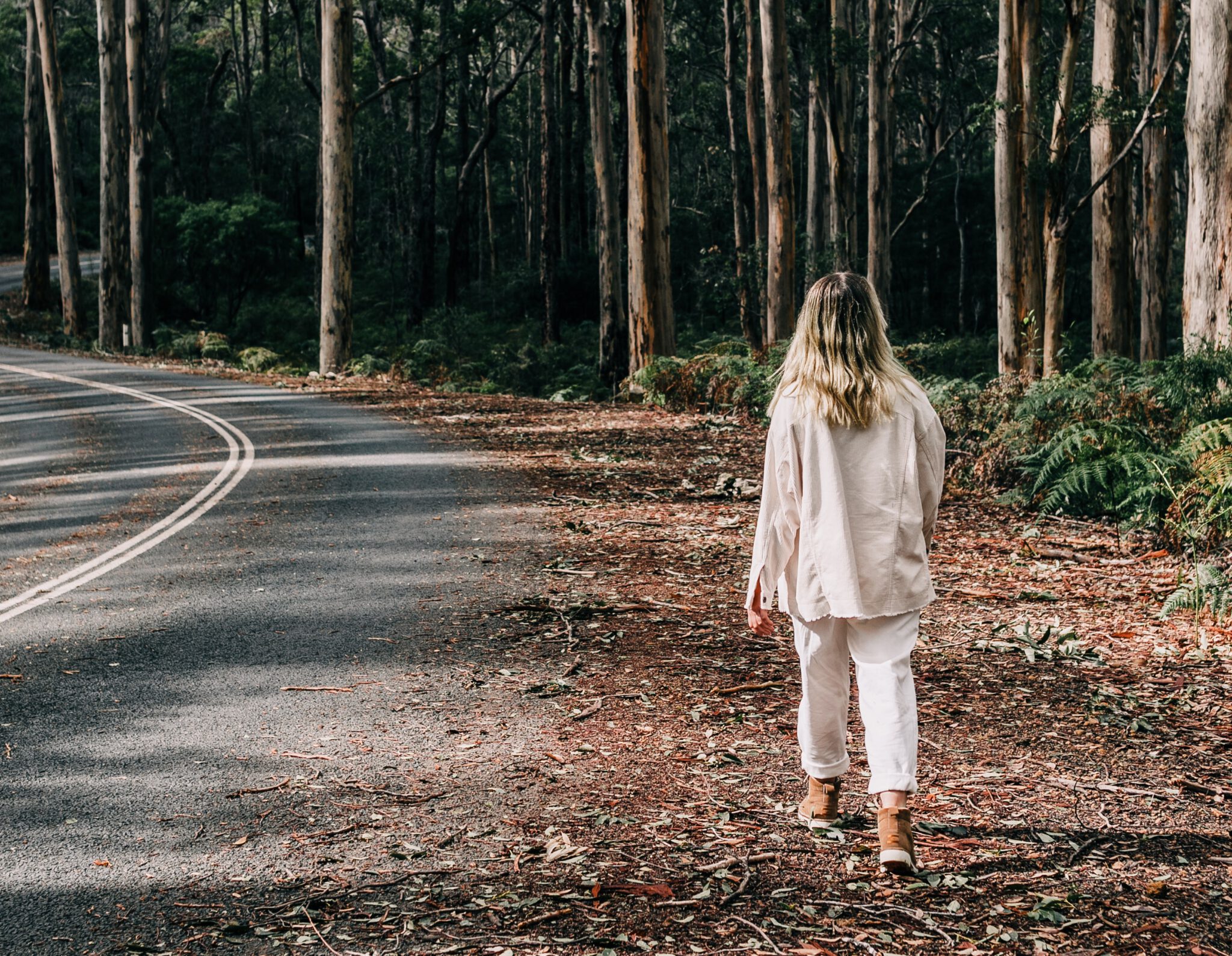 vrouw in de natuur